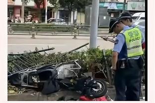 B费：近期比赛我们给了对手太多射门机会，你需要保护自己的禁区